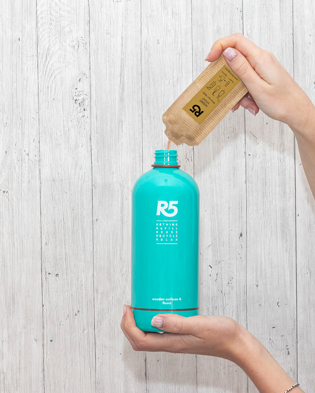 Refill detergente per parquet e superfici in legno R5 Living